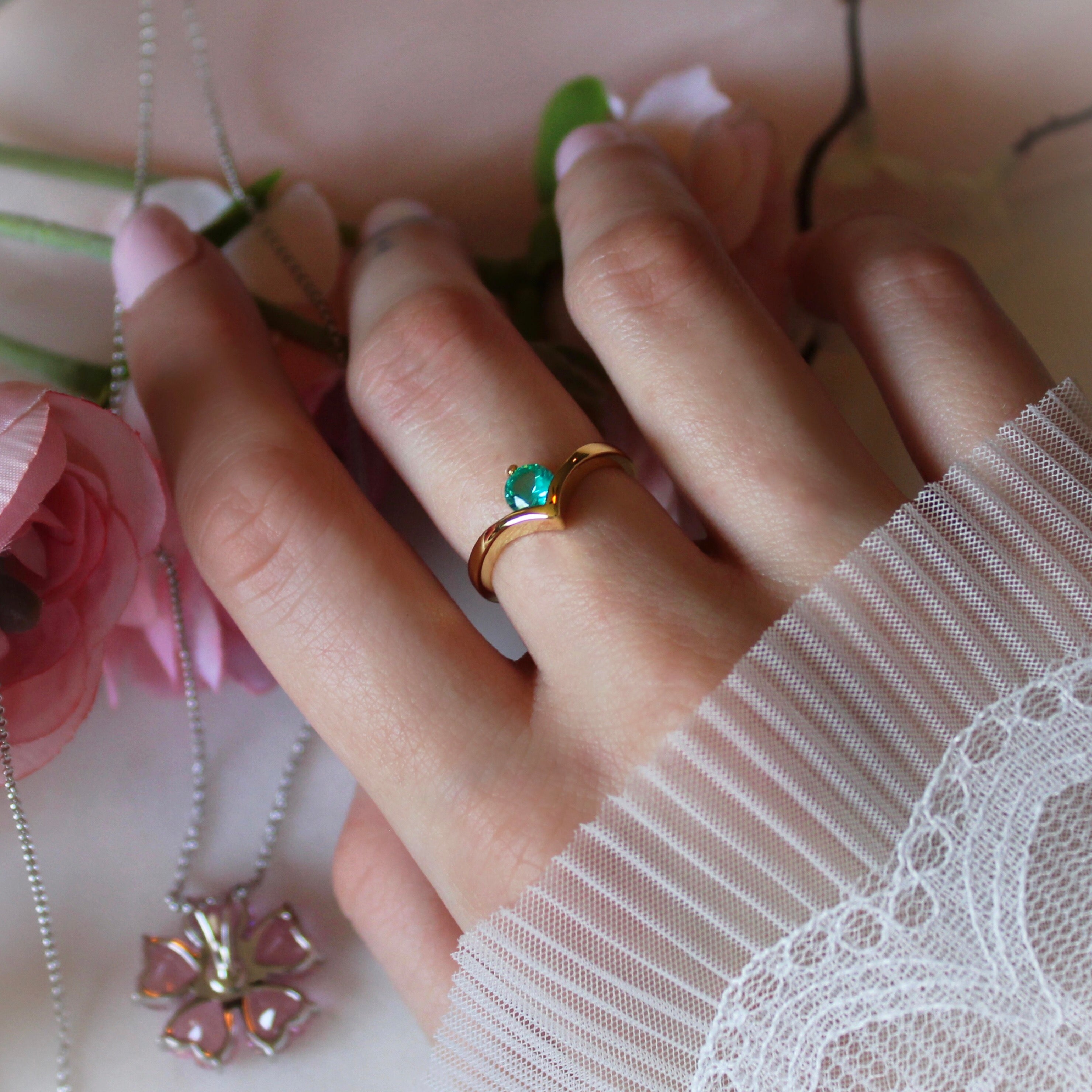 Lilia Jewelry Roll in Lavender Maple – Mercado Global
